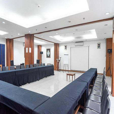 Reddoorz Plus At Blue Pacific Blok M Джакарта Екстер'єр фото
