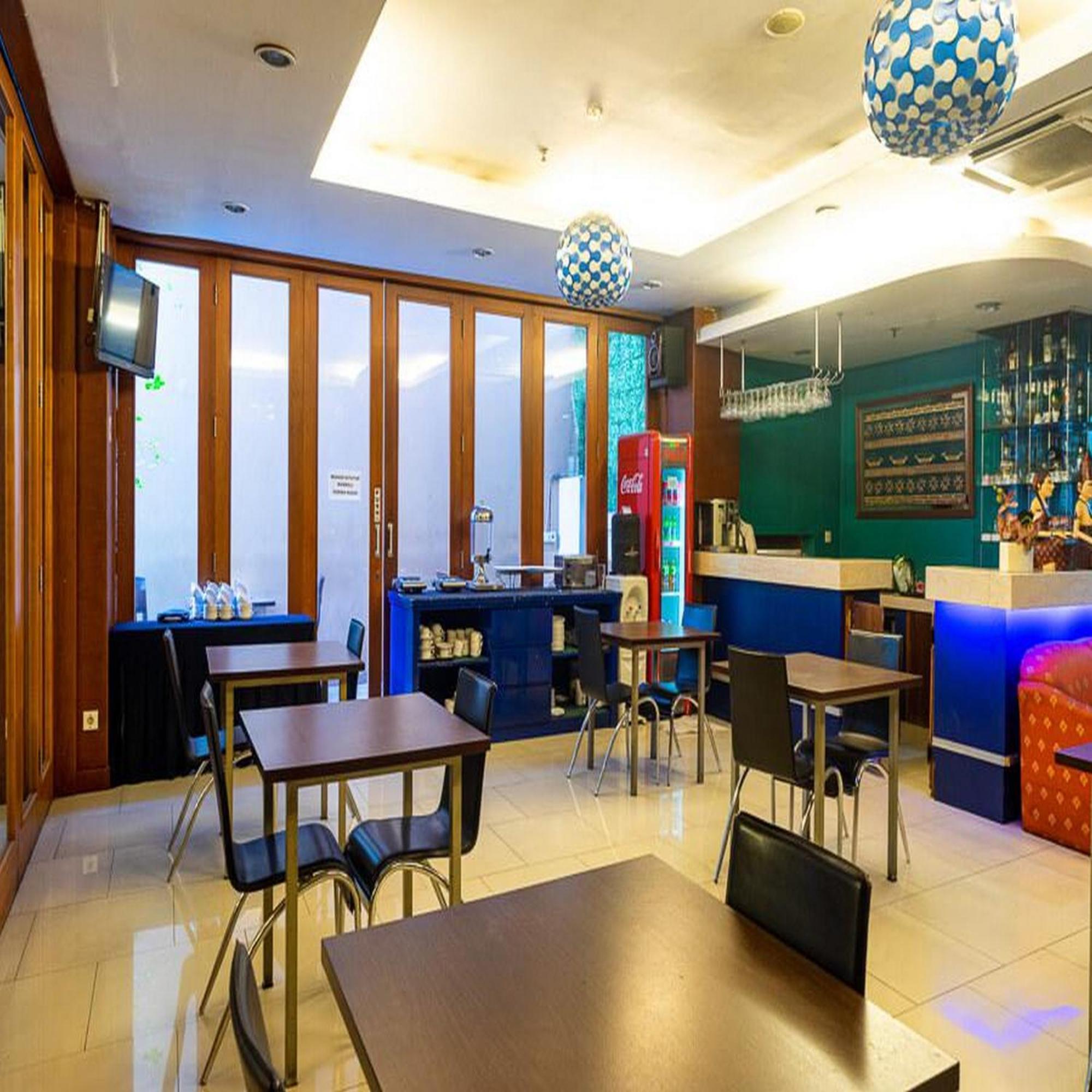 Reddoorz Plus At Blue Pacific Blok M Джакарта Екстер'єр фото