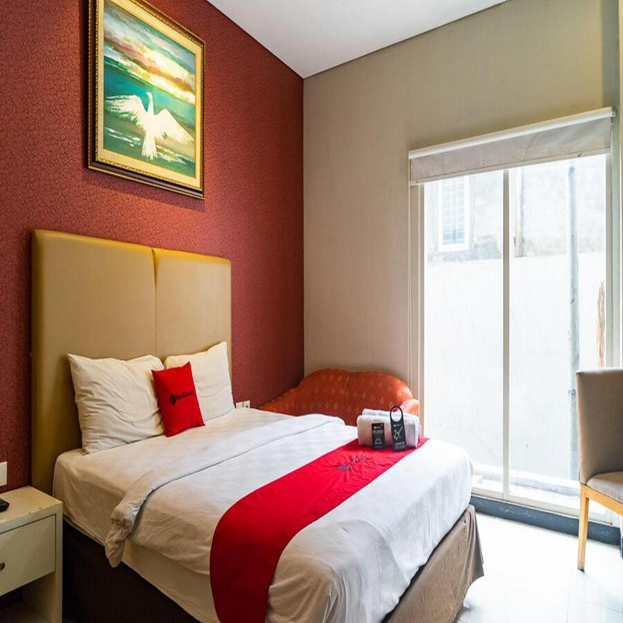 Reddoorz Plus At Blue Pacific Blok M Джакарта Екстер'єр фото